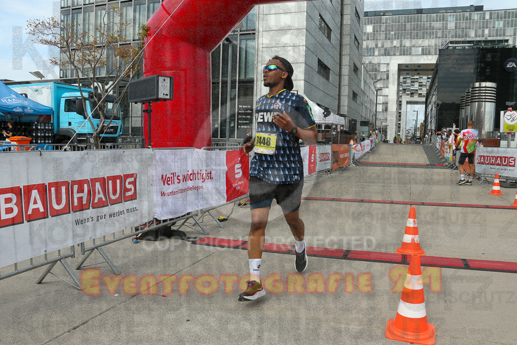 250920_1322_EX1_4231 | Sportfotografie im Rhein-Sieg Kreis, Köln, Bonn, NRW, Rheinland Pfalz, Hessen, etc. Unser Tätigkeitsfeld umfasst den Laufsport vom Volkslauf über den Marathon, Duathlon, Triathon bis zum Ultralauf wie Kölnpfad Ultra oder Schindertrail.