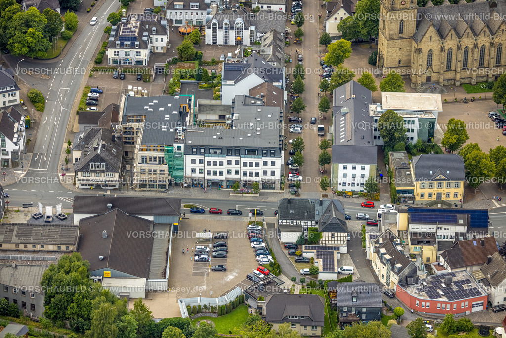 Warstein240713259 | Luftbild, Rathaus Stadtverwaltung, Baustelle im Stadtzentrum mit Neubau Wohngebäude an der Hauptstraße, Warstein, Sauerland, Nordrhein-Westfalen, Deutschland