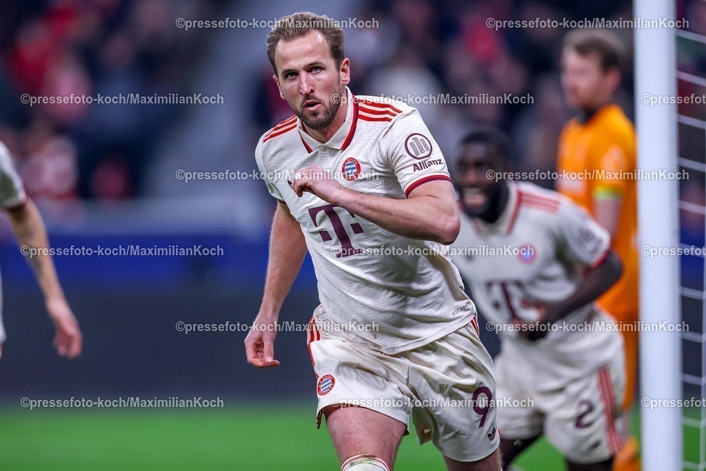 UCL11032501093 | 11.03.2025, Fußball, UEFA Champions League, Bayer 04 Leverkusen - FC Bayern München, Achtelfinale Rückspiel, BayArena, Saison 2024 2025: Torjubel nach dem 1:0 durch Torschütze Harry Kane (FC Bayern #9)DFB regulations prohibit any use of photographs as image sequences and or quasi-video.