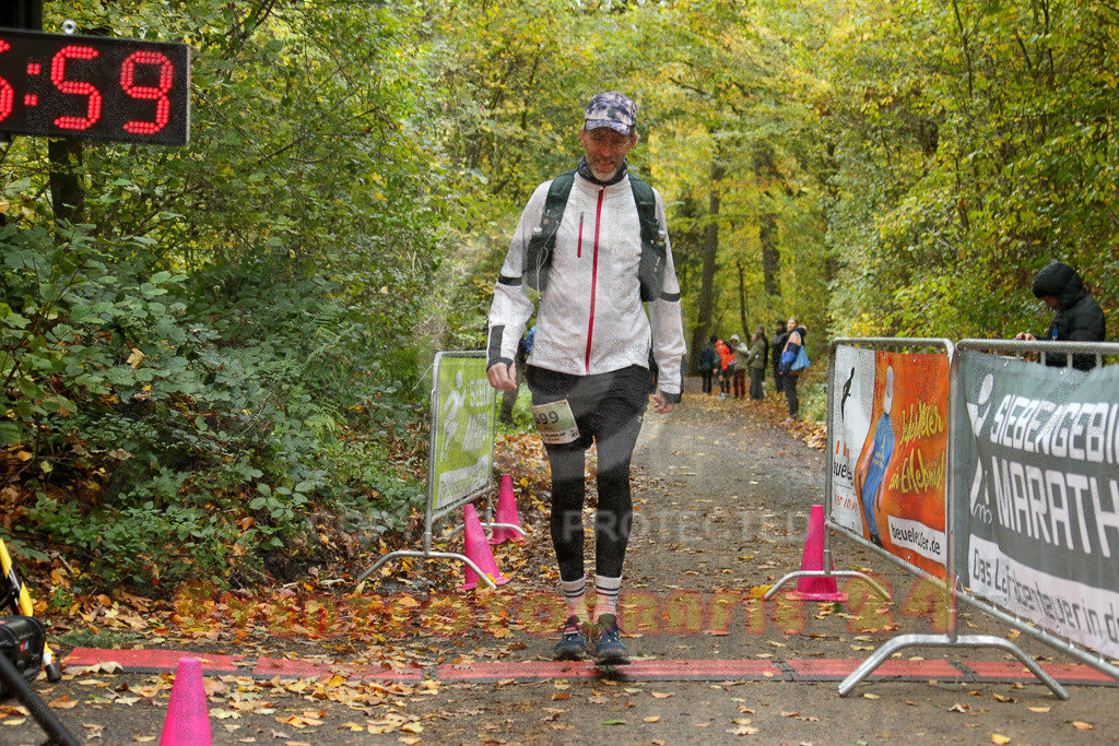 251026_1327_EX1_3506 | Sportfotografie im Rhein-Sieg Kreis, Köln, Bonn, NRW, Rheinland Pfalz, Hessen, etc. Unser Tätigkeitsfeld umfasst den Laufsport vom Volkslauf über den Marathon, Duathlon, Triathon bis zum Ultralauf wie Kölnpfad Ultra oder Schindertrail.