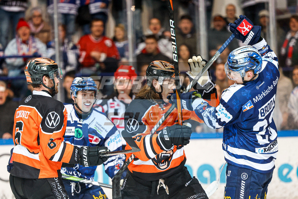 Iserlohn Roosters - Grizzlys Wolfsburg | 
DEL: Iserlohn Roosters - Grizzlys Wolfsburg - Realisiert mit Pictrs.com