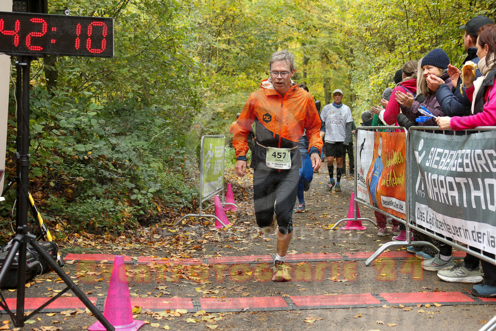 251026_1243_EX1_1163 | Sportfotografie im Rhein-Sieg Kreis, Köln, Bonn, NRW, Rheinland Pfalz, Hessen, etc. Unser Tätigkeitsfeld umfasst den Laufsport vom Volkslauf über den Marathon, Duathlon, Triathon bis zum Ultralauf wie Kölnpfad Ultra oder Schindertrail.