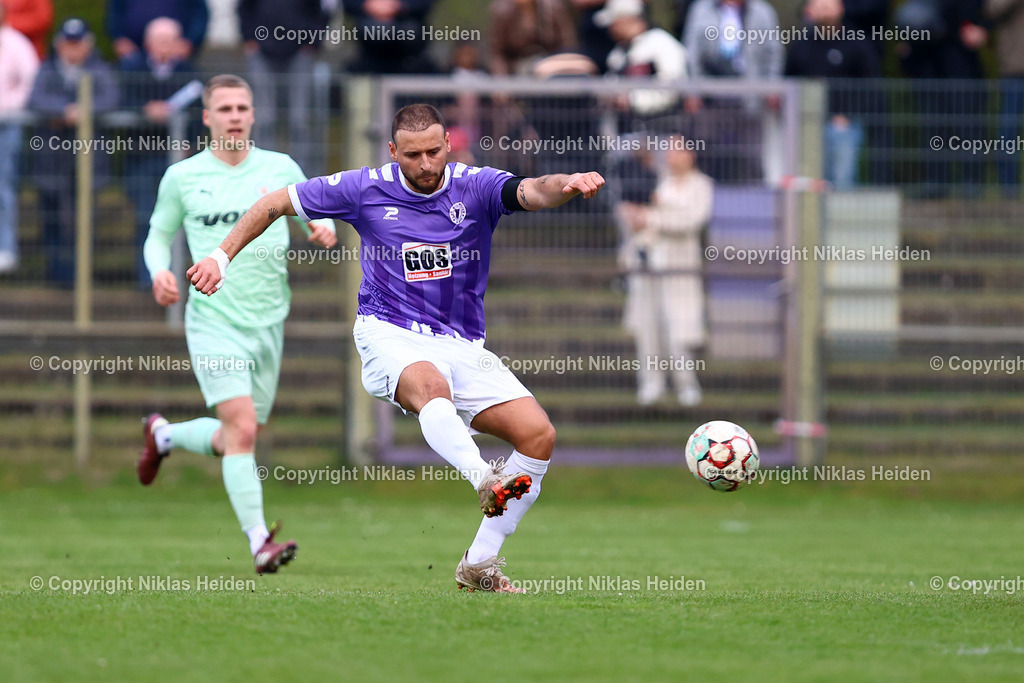 NH_VfRNeumuenster_PSVNeumuenster_FlensOberliga_15042026 | #19 Kastriot Alija (VfR Neumünster)Fußball I Herren I Flens Oberliga I Saison 2025-2026  I 19. Spieltag I VfR Neumünster - PSV Union Neumünster I 15.04.2026 I VfR Stadion HSP (Grümmi Arena)