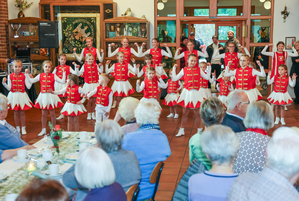 top-top.de-251112-037 | Foto, Video, Fotografie, Videografie, Fotobox, DJ, Discjockey, Musik, Musikbox, Veranstaltung, Photobooth, Amazon, Ebay, Buchtipp, Bestseller, Autor, Verlag, Buch, Wesel, Hamminkeln, NRW, Dinslaken, Rees, Drohne, Hochzeit, Party, Fotobox, Wesel, Fotograf