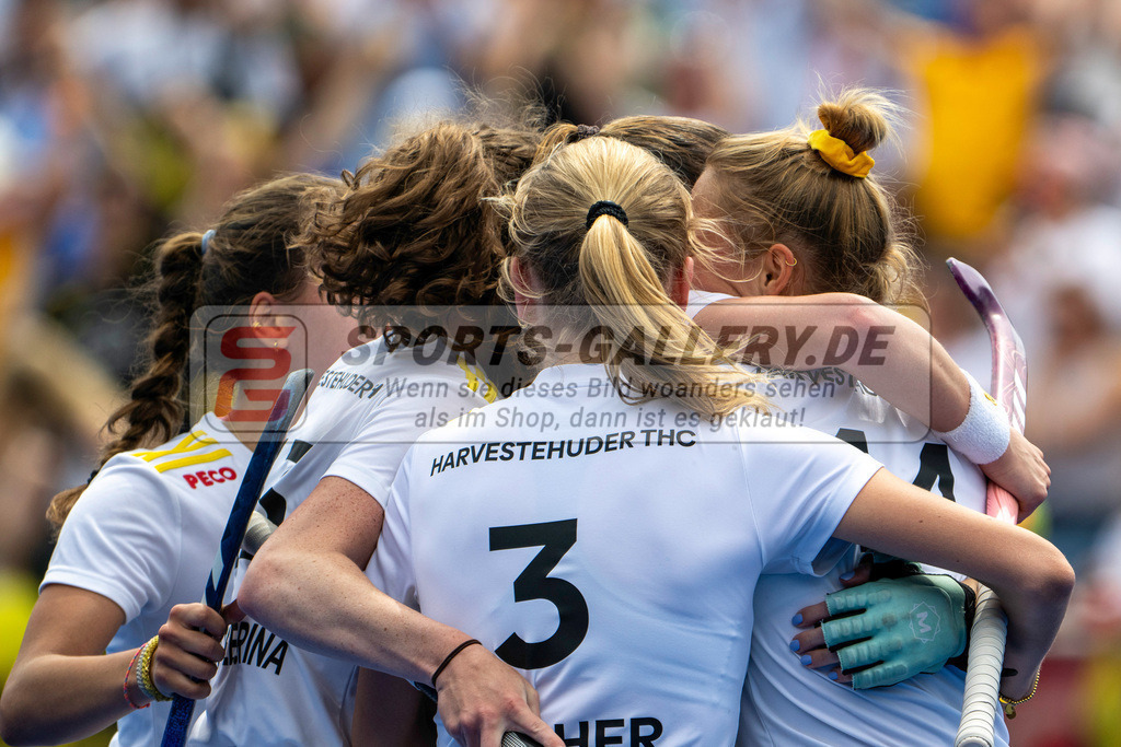 Final4_20250531-1300-Z09_2552 | Krefeld, Deutschland, 31.05.2025:  Feldhockey Final4 2025 – „Deutsche Feldhockey-Meisterschaften 2025“ im Gerd-Wellen-Hockeyanlage am 31.05.2025 in Krefeld, Deutschland. (Foto von Kramhöller/Fehrmann/Kaste)Krefeld, Germany, 31.05.2025: Feldhockey Final4 2025 – „Deutsche Feldhockey-Meisterschaften 2025“ in Gerd-Wellen-Hockeyanlage at 31.05.2025 in Krefeld, Deutschland. (Foto from Kramhöller/Fehrmann/Kaste)