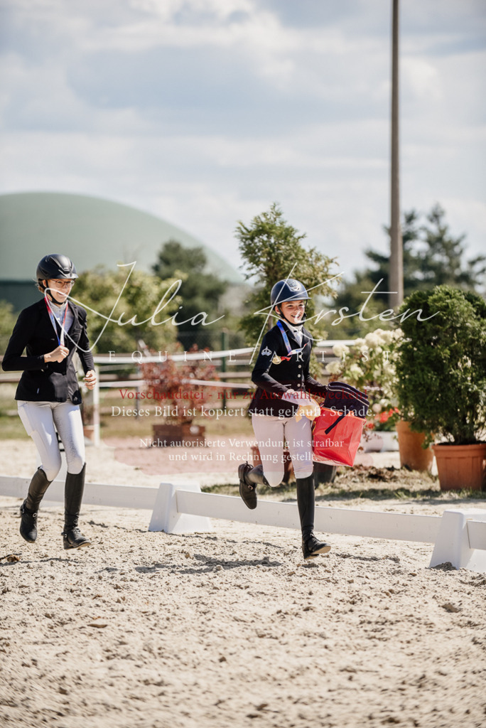 DSC_8866 | Pferde- und Turnierfotografie in Westsachsen. Pferdeportraits, Auftragszeichnungen und intuitive Kunst.