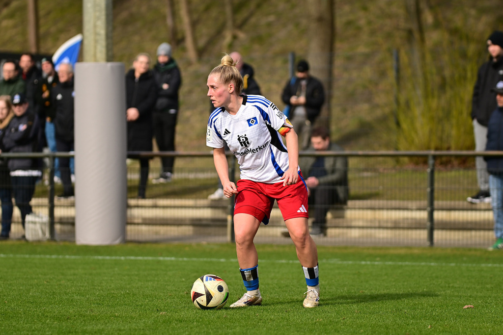 Fußball I Frauen I Saison 2024-2025 I 2. Bundesliga I 19. Spieltag I Hamburger SV - SV 67 Weinberg | Der Sportfotograf. - Realisiert mit Pictrs.com