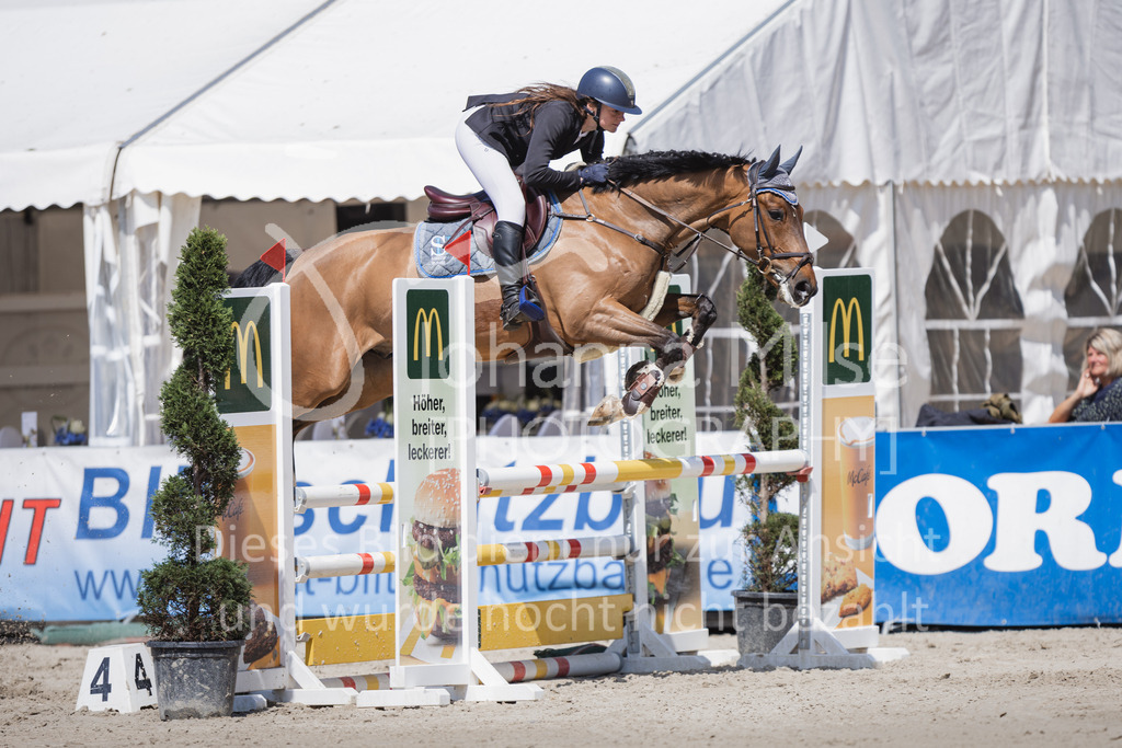 230518_MayDays_SprPf-A2-227 | Deine schönsten Turniermomente als professionelle Fotos! Entdecke hochwertige Pferdesport-Fotografie im Online-Shop. Jetzt Fotos finden & bestellen!
