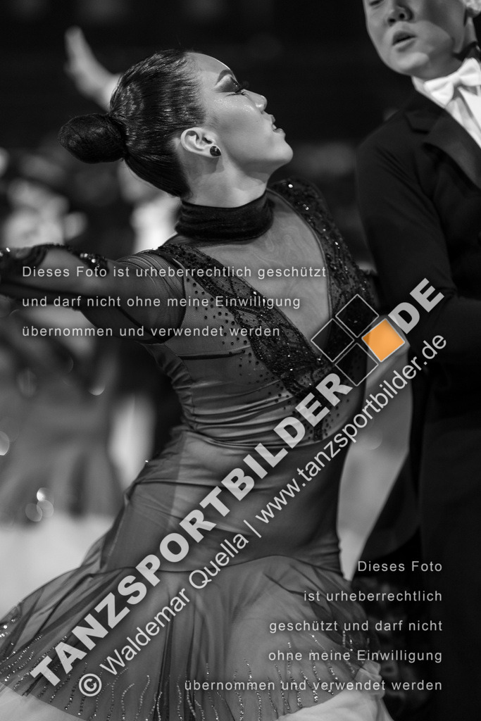 20251206-01589 | Hier finden Sie Tanz Bilder vom Latein und Standard Formationen tanzen. Sportbilder vom Tanzsport. Schöne Fotos und von Weltmeisterschaft, Europameisterschaft, Bundesliga, Regionalliga, Oberliga und Landesliga sowie von GOC Stuttgart, DanceComp, WM Bremen