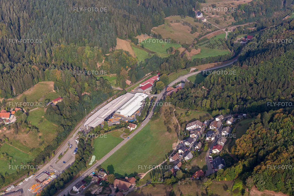 Mulag Fahrzeugwerk Heinz Wössner GmbH | Luftbild: Mulag Fahrzeugwerk Heinz Wössner GmbH in Oppenau im Bundesland Baden-Württemberg in Deutschland. Foto: IMG_008883.jpg vom 20.09.2020 durch Werner Riehm/FLY-FOTO.de - Realisiert mit Pictrs.com