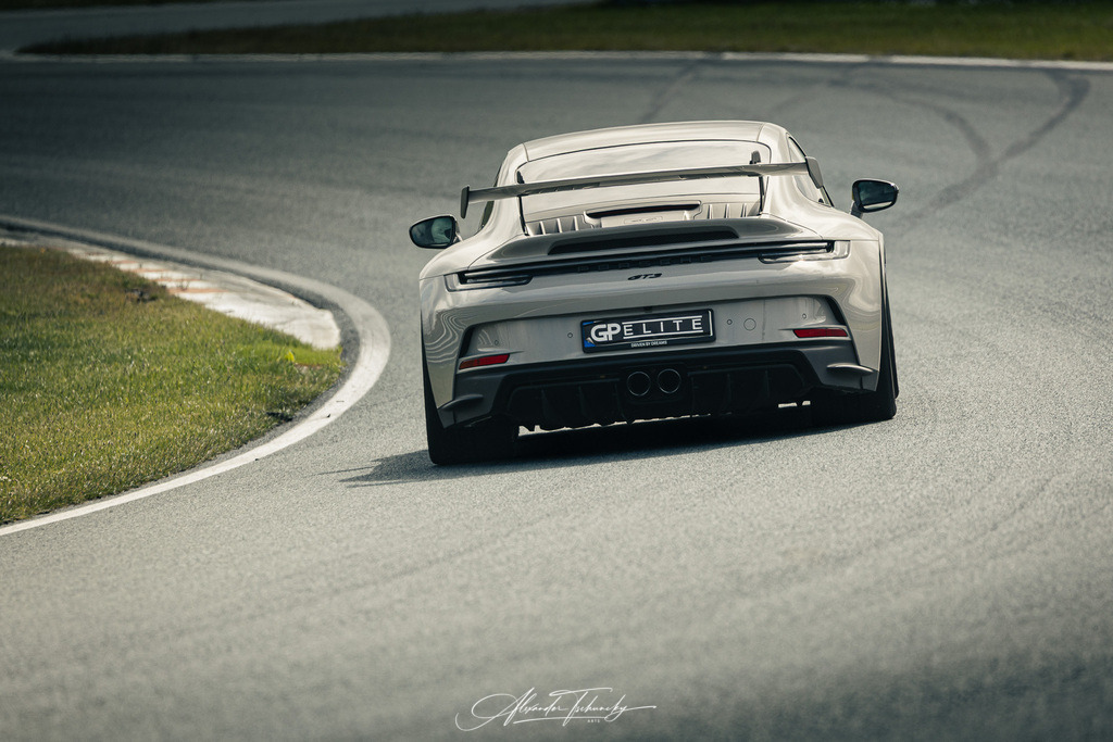 R6AT2022 _Alexander Tschuncky | Entdecken Sie die faszinierende Welt von Alexander Tschuncky Arts: Kreative Fotografie, atemberaubende Automobilkunst und hochwertiger Bilderdruck. Lassen Sie sich inspirieren! - Realisiert mit Pictrs.com