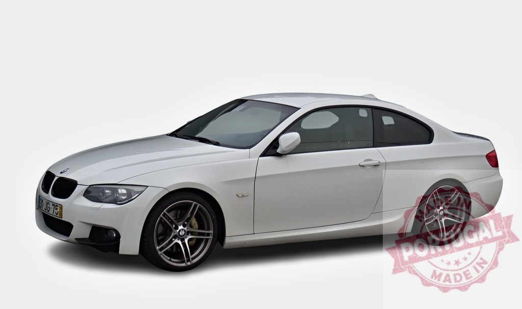 White BMW 3 Series Coupe posing on a white background | Stylish white BMW 3 Series Coupe is parked on a seamless white background, showcasing its sleek design and sporty features - Realisiert mit Pictrs.com
