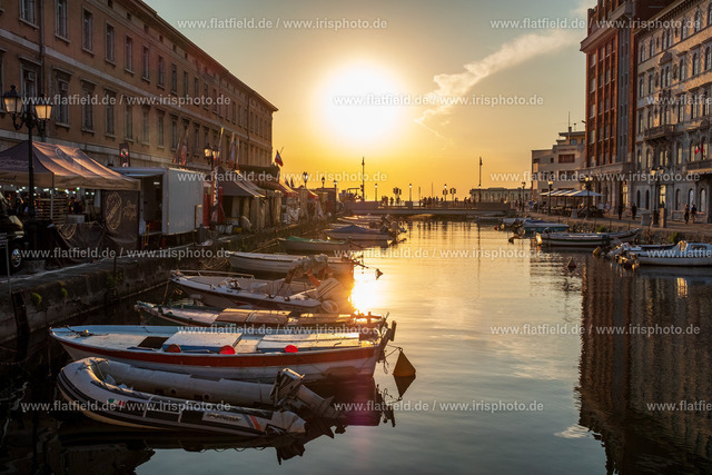 Canale Grande im Abendlicht | Straßenfotografie aus Triest
