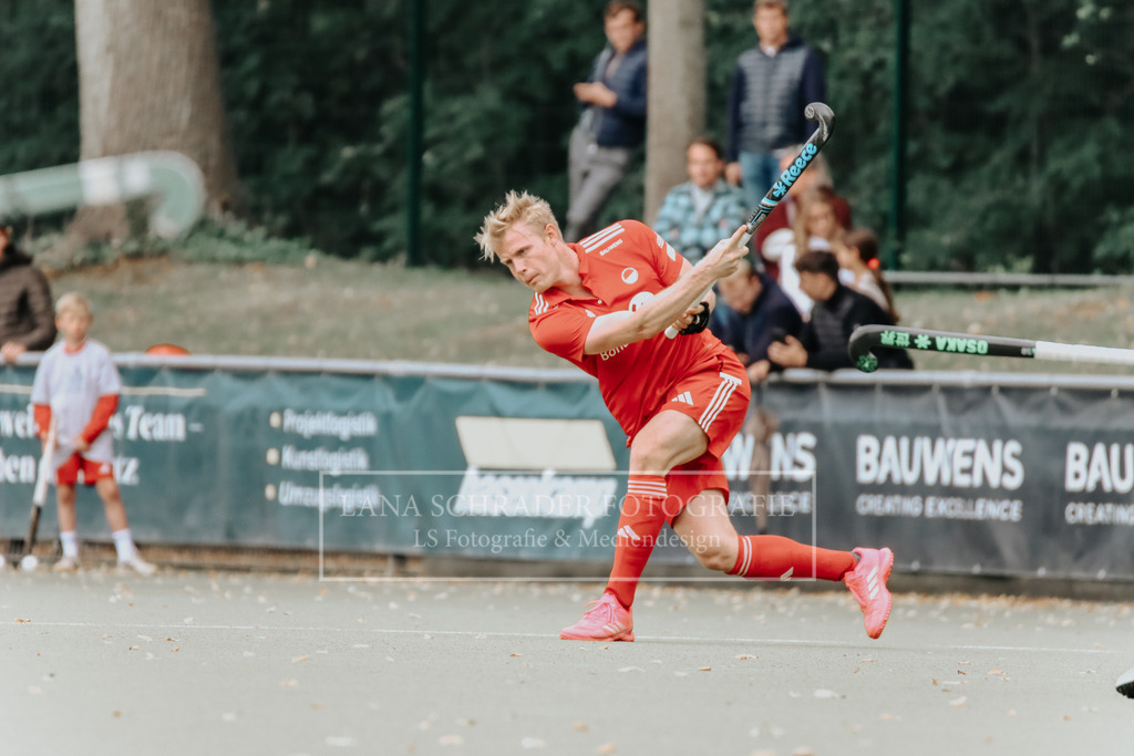 Herren_Bundesliga_02_F_RWK-UHC_21.09.25_Köln (180 von 471) | lanaschraderfotografie - Realisiert mit Pictrs.com