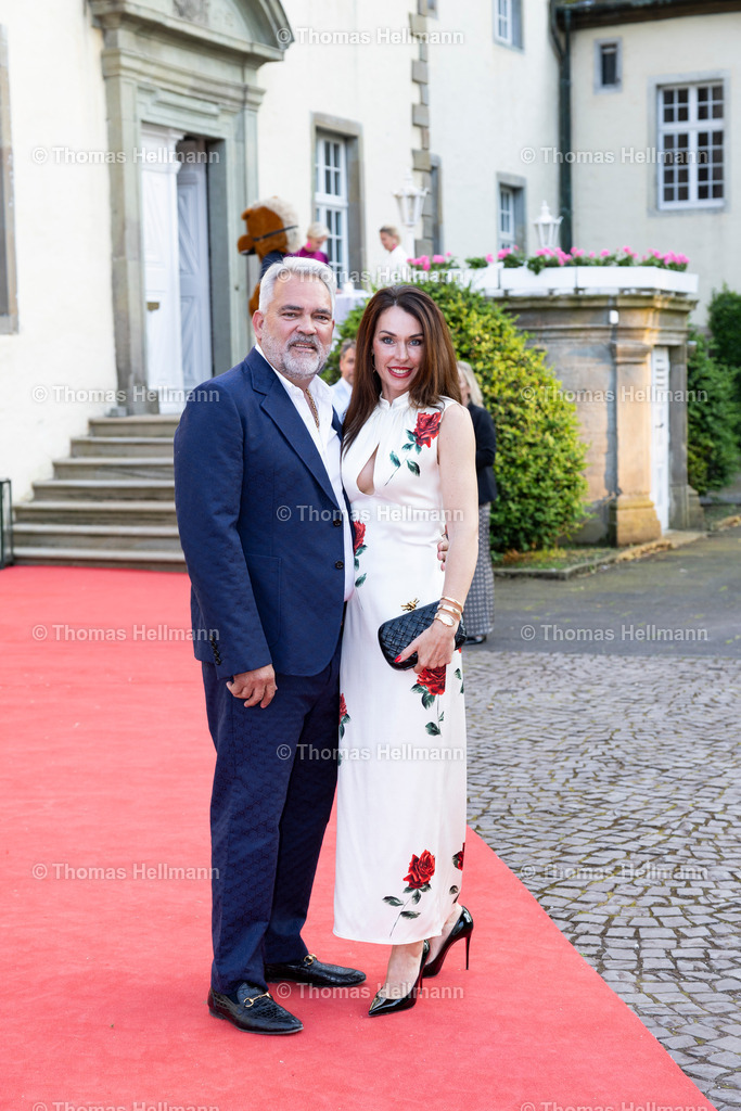 TH_Schlossempfang_19222 | Longines Balve Optimum 2024 am 07.06.24 in Balve, Schloss Wocklum, Thomas Hellmann, Schlossempfang