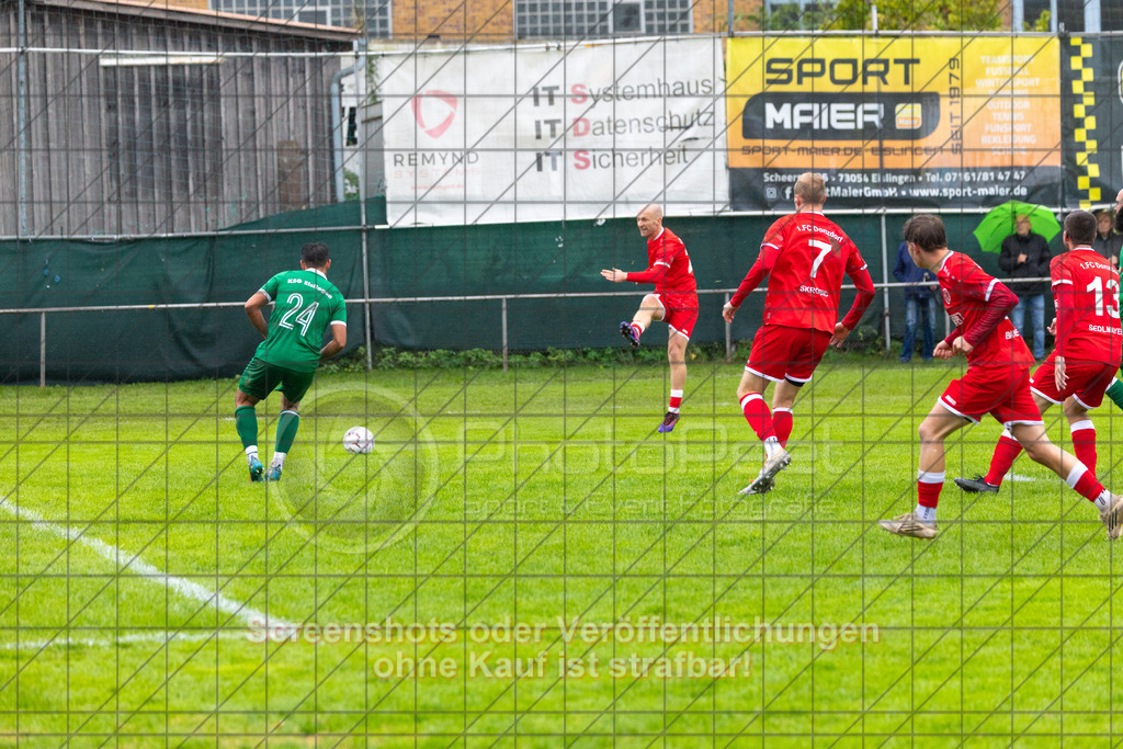 20261011_151703_0005_(c)_by_PhotoPeet | #,KSG Eislingen (grün) vs. 1.FC Donzdorf (rot), Fußball, Bezirksliga - Bezirk Neckar/Fils, 07. Spieltag, Saison 2026/2027, Rasensportplatz, Albstraße 69, 73054 Eislingen, 11.10.2026 - 15:00 Uhr,Foto: PhotoPeet / Sport- &amp; Eventfotografie / Peter Harich