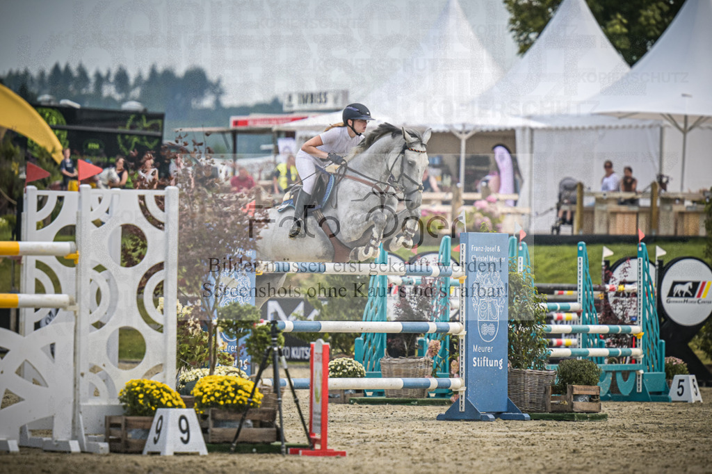 DOS_1229 | Entdecke hochwertige Reitturnierfotos von Foto Oger. Professionell, emotional und authentisch – jetzt Lieblingsmomente im Shop bestellen.Deutschlandweite Turnierfotografie. - Realisiert mit Pictrs.com