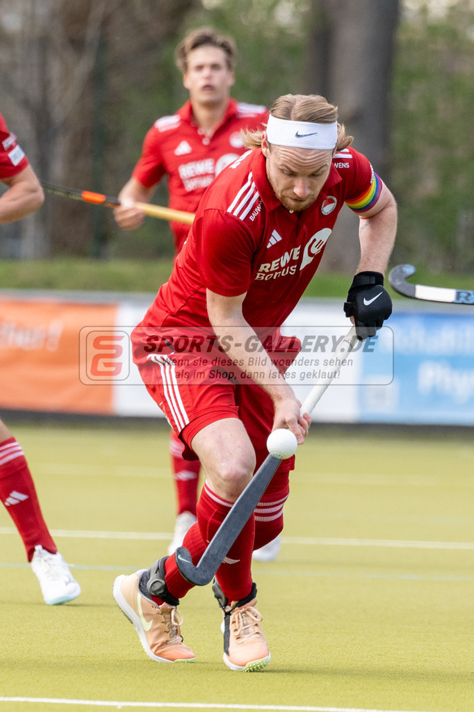 SFE_20260321_0045 | Köln, Deutschland, 21.03.26: Feldhockey 1. Bundesliga Herren zwischen Rot-Weiss Köln - Mannheimer HC im REWE Sportpark am 21.03.2026 in Köln, Deutschland. (Foto von Stephan Fehrmann)Köln, Germany, 21.03.26: Feldhockey 1. Bundesliga Herren between Rot-Weiss Köln - Mannheimer HC in REWE Sportpark at 21.03.2026 in Köln, Deutschland. (Foto from Stephan Fehrmann)