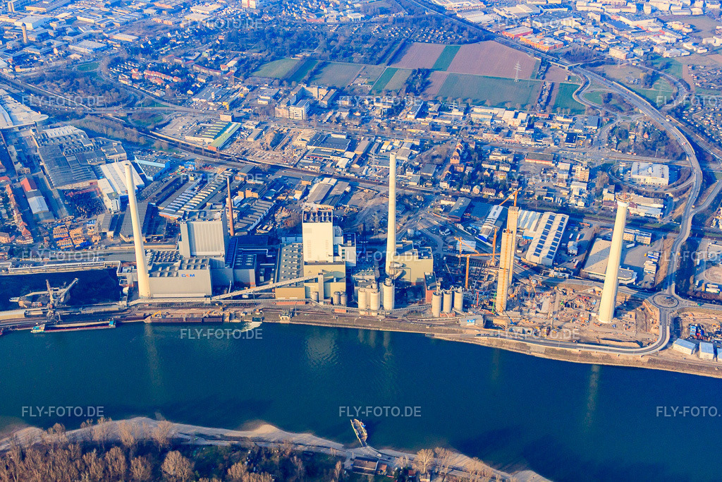 Baustelle zum Neubau der Kraftwerksanlagen und Abgas- Türme des Heizkraftwerkes GKM Block 6 | Luftbild: Baustelle zum Neubau der Kraftwerksanlagen und Abgas- Türme des Heizkraftwerkes GKM Block 6 im Ortsteil Neckarau in Mannheim im Bundesland Baden-Württemberg in Deutschland. Foto: IMG_25270.jpg vom 23.03.2010 durch Werner Riehm/FLY-FOTO.de - Realisiert mit Pictrs.com