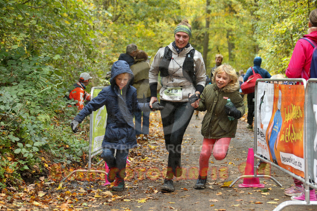 251026_1320_EX1_3226 | Sportfotografie im Rhein-Sieg Kreis, Köln, Bonn, NRW, Rheinland Pfalz, Hessen, etc. Unser Tätigkeitsfeld umfasst den Laufsport vom Volkslauf über den Marathon, Duathlon, Triathon bis zum Ultralauf wie Kölnpfad Ultra oder Schindertrail.