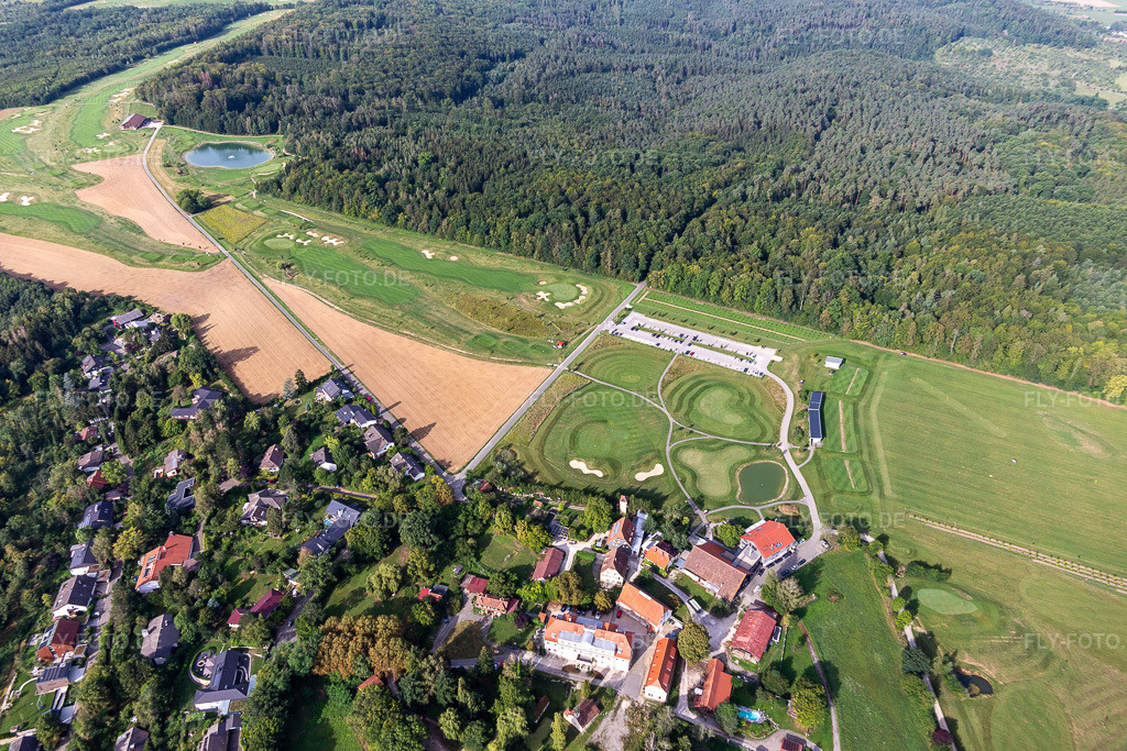 Luftbild: Gelände des Golfplatz Golfclub Schloss Kressbach in Kressbach im Ortsteil Kreßbach in Tübingen im Bundesland Baden-Württemberg in Deutschland. Foto: IMG_008671.jpg vom 27.08.2020 durch Werner Riehm/FLY-FOTO.de