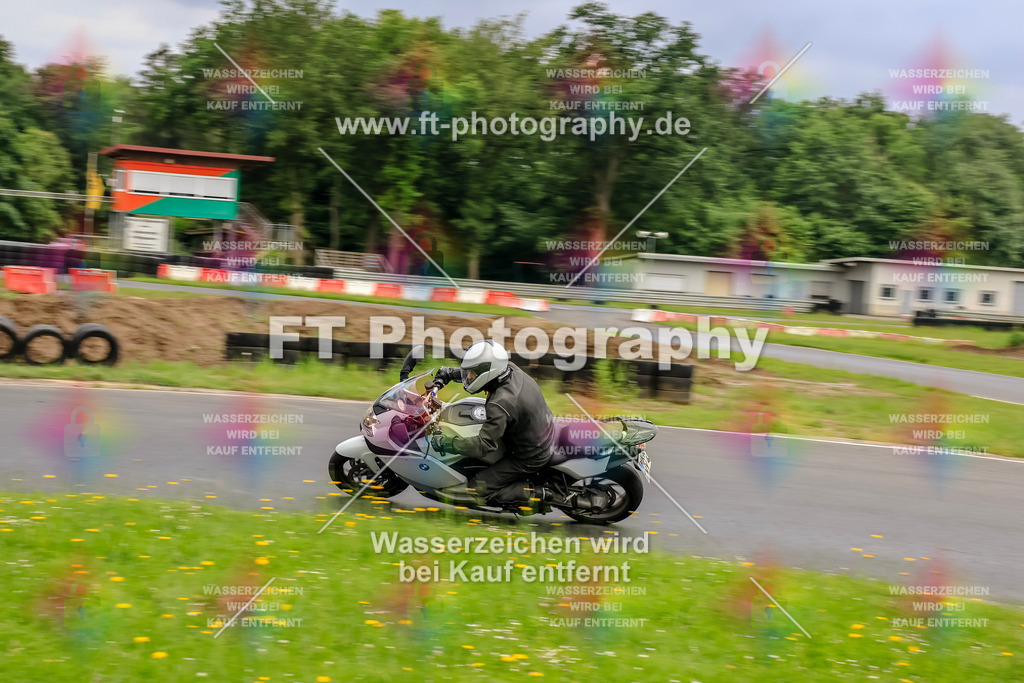 VBK-6965 | Hier findet Ihr Bilder von Touristenfahrten auf der Nürburgring Nordschleife oder von anderen Veranstaltungen die ich besucht habe. Viel Spass beim Durch Schauen 