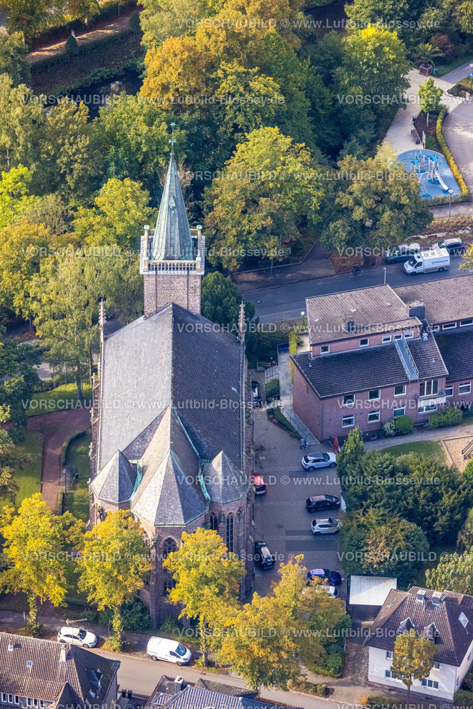 Menden220901407 | Luftbild, Evang. Heilig-Geist-Kirche, Menden, Ruhrgebiet, Nordrhein-Westfalen, Deutschland