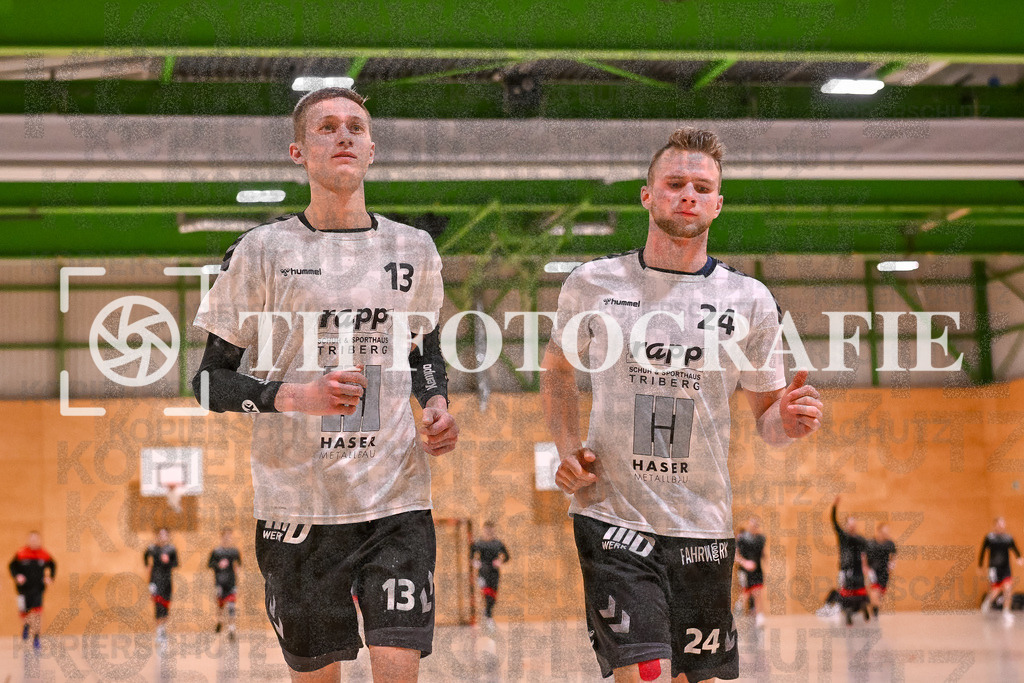 GER, SG Maulburg/Steinen - TV St. Georgen, Handball, Landesliga, 16. Spieltag, Saison 2023/2024, 17.02.2024 | Julian Jerke (TV St. Georgen/Schw., #13), Louis Struss (TV St. Georgen/Schw., #24)

GER, SG Maulburg/Steinen - TV St. Georgen, Handball, Landesliga, 16. Spieltag, Saison 2023/2024, 17.02.2024

Foto: TH Fotografie/Thomas Hess