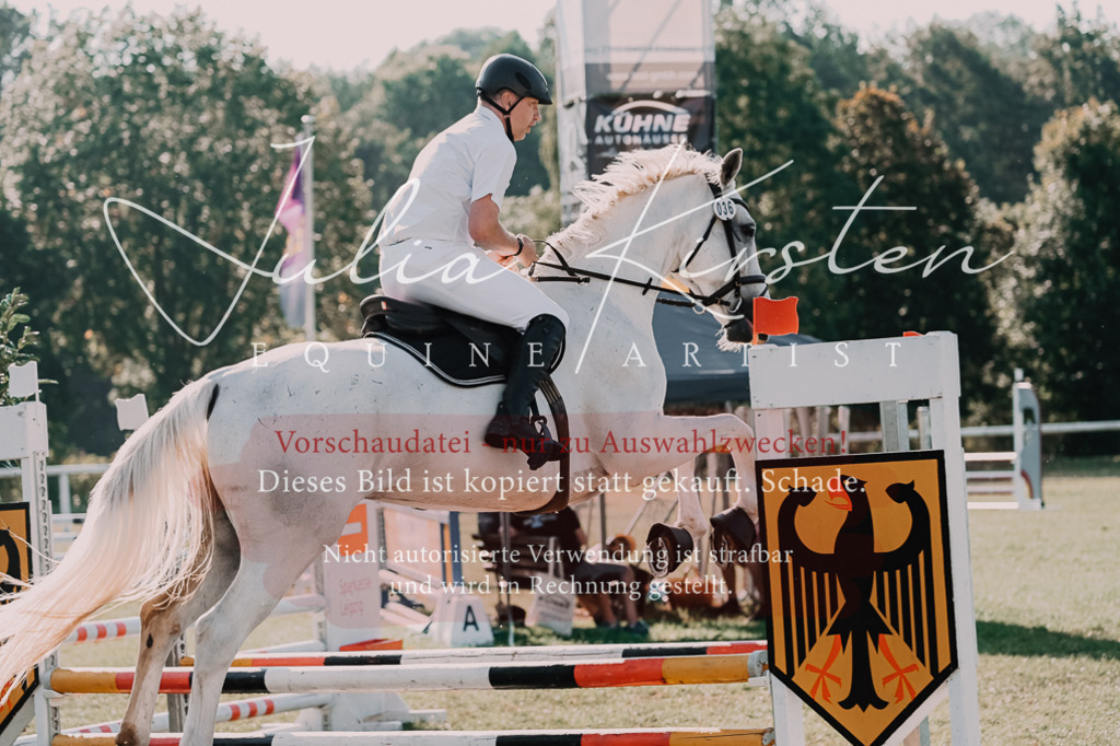 DSC_4564 | Pferde- und Turnierfotografie in Westsachsen. Pferdeportraits, Auftragszeichnungen und intuitive Kunst.