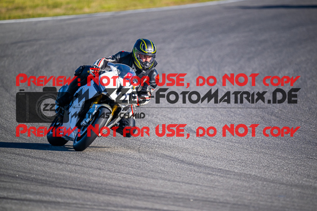 MaZZes_FotoMatrix_230410_0539 | GELB