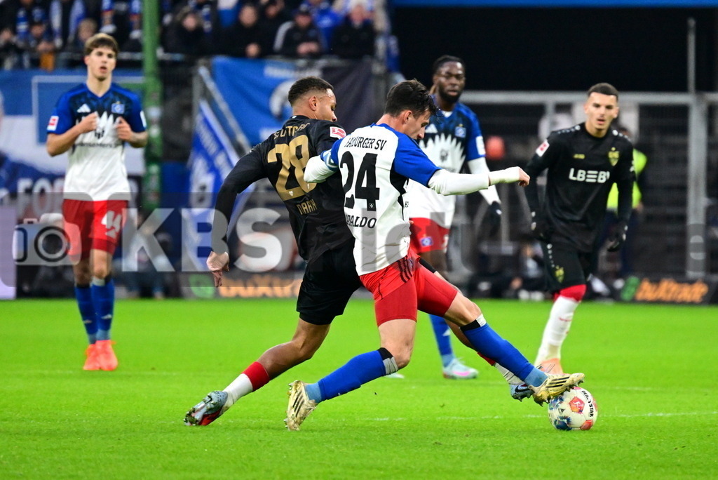 KBS Picture_HSV-Stuttgart_026 | v.l. Nartey Nikolas (VfB Stuttgart) , Capaldo Nicolas (HSV) ,Sportplatz :  Volksparkstadion, - Realisiert mit Pictrs.com