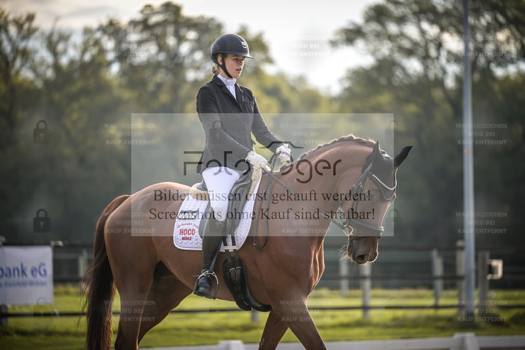 DOS_3230 | Entdecke hochwertige Reitturnierfotos von Foto Oger. Professionell, emotional und authentisch – jetzt Lieblingsmomente im Shop bestellen. - Realisiert mit Pictrs.com