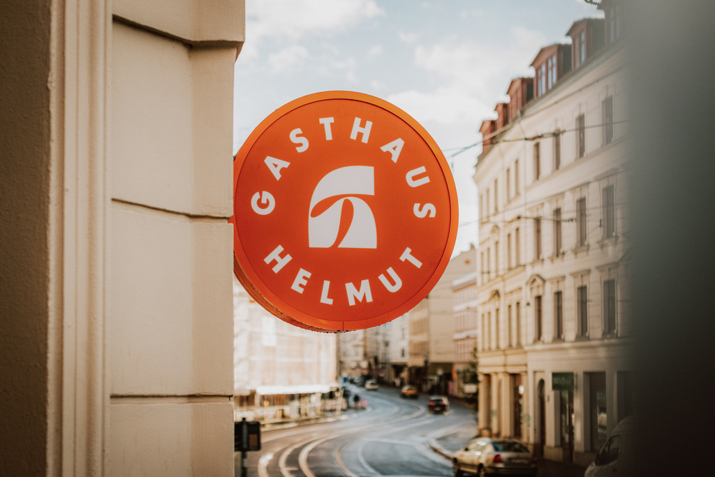 Gasthaus-Helmut_Fotograf-Adrian Liebau_1 | thismomentpictures - Realisiert mit Pictrs.com