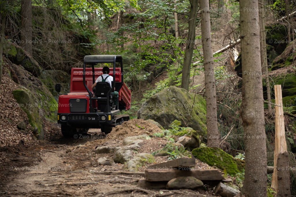 Rosssteig_Nahe_Altes_Zeughaus_Waldarbeiter_Transporter | 2022-08-30_Waldbrandgebiete_1 - Realisiert mit Pictrs.com
