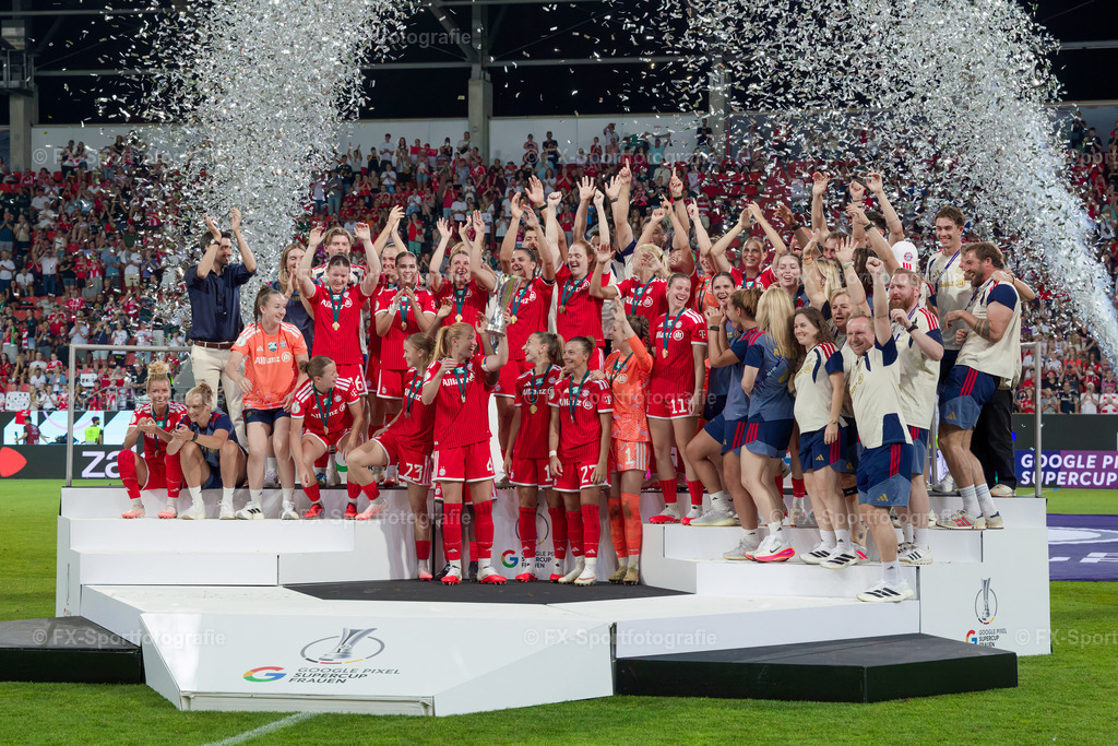 Supercup-Frauen-Bayern-Muenchen-vs-VfL-Wolfsburg 102 | Sportfotos und Eventgalerien von FX-Sportfotografie. Bilder von Fußball, Vereinsveranstaltungen und Events direkt ansehen und als Download bestellen. - Realisiert mit Pictrs.com