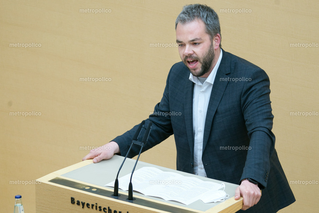 Andreas Krahl (2) | Metropolico