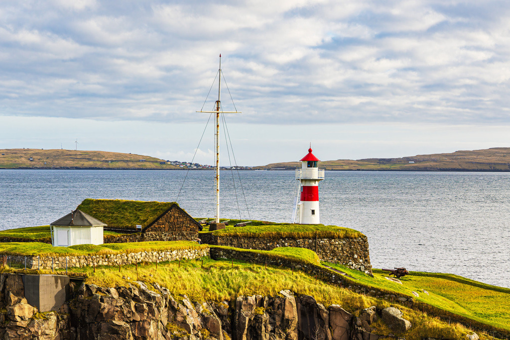 Leuchtturm in der Stadt Tórshavn auf den Färöer Inseln | Leuchtturm in der Stadt Tórshavn auf den Färöer Inseln.
