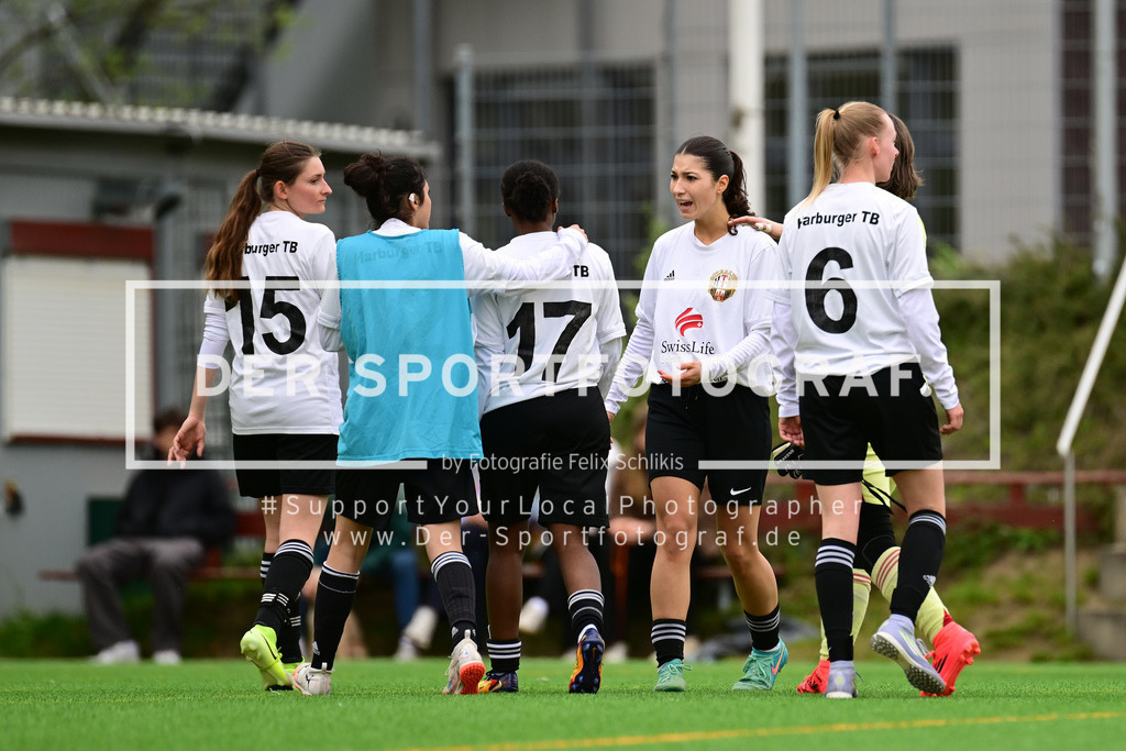 Fußball I Frauen I Saison 2025-2026 I Bezirksliga I 21. Spieltag I Harburger TB - Rahlstedter SC I 166864 | Der Sportfotograf. - Realisiert mit Pictrs.com