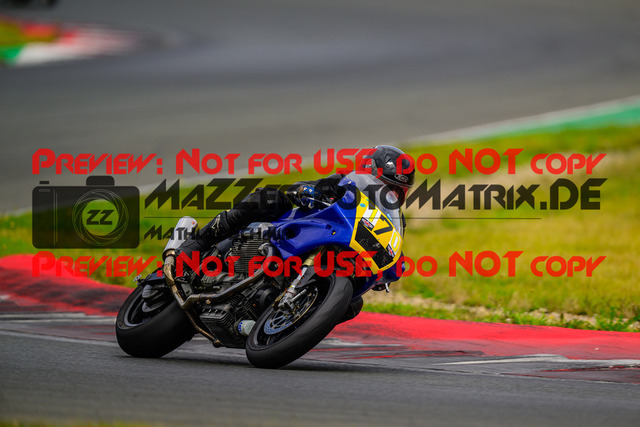 MaZZes_FotoMatrix_240724_6007705_9141 | GELB