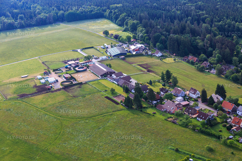Luftbild: Gestüt Dobel in Dobel im Bundesland Baden-Württemberg in Deutschland. – Foto: IMG_079766-2.jpg vom 31.05.2015 durch Werner Riehm/FLY-FOTO.de – Auflösung des Originals: 5472 x 3648 px – Gestüt Dobel - Heimatgestüt von Olympiasiegern & Weltmeistern