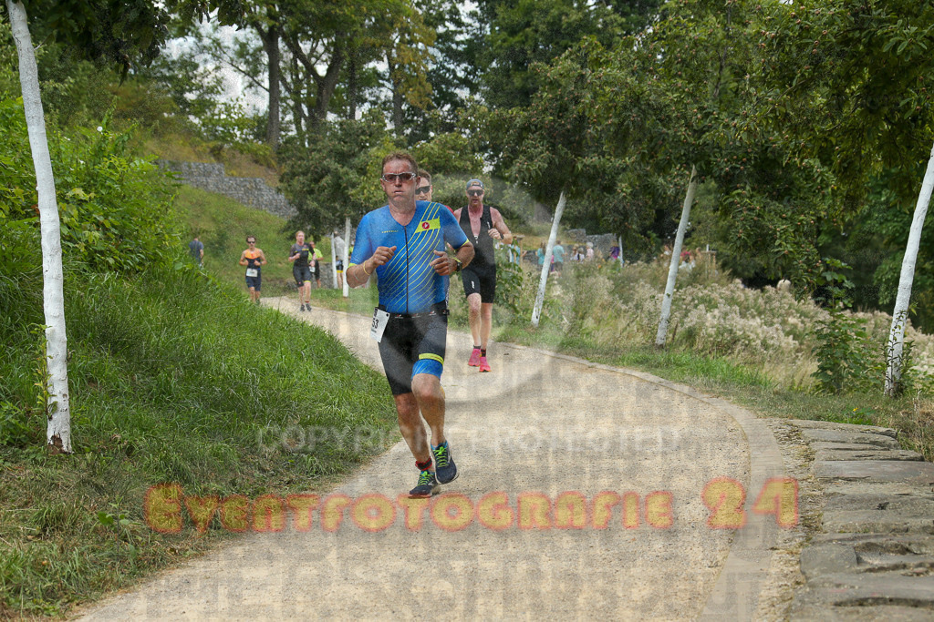 250824_1344_EX1_3482 | Sportfotografie im Rhein-Sieg Kreis, Köln, Bonn, NRW, Rheinland Pfalz, Hessen, etc. Unser Tätigkeitsfeld umfasst den Laufsport vom Volkslauf über den Marathon, Duathlon, Triathon bis zum Ultralauf wie Kölnpfad Ultra oder Schindertrail.