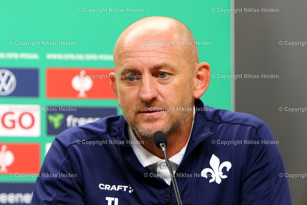 NH_Teutonia05_SVDarmstadt98_DFBPokal_18082024 | Torsten Lieberknecht (Trainer, SV Darmstadt 98)Fußball I Herren I DFB-Pokal I Saison 2024-2025 I 1. Runde I FC Teutonia 05 - SV Darmstadt 98 I 18.08..2024 I Millerntorstadion