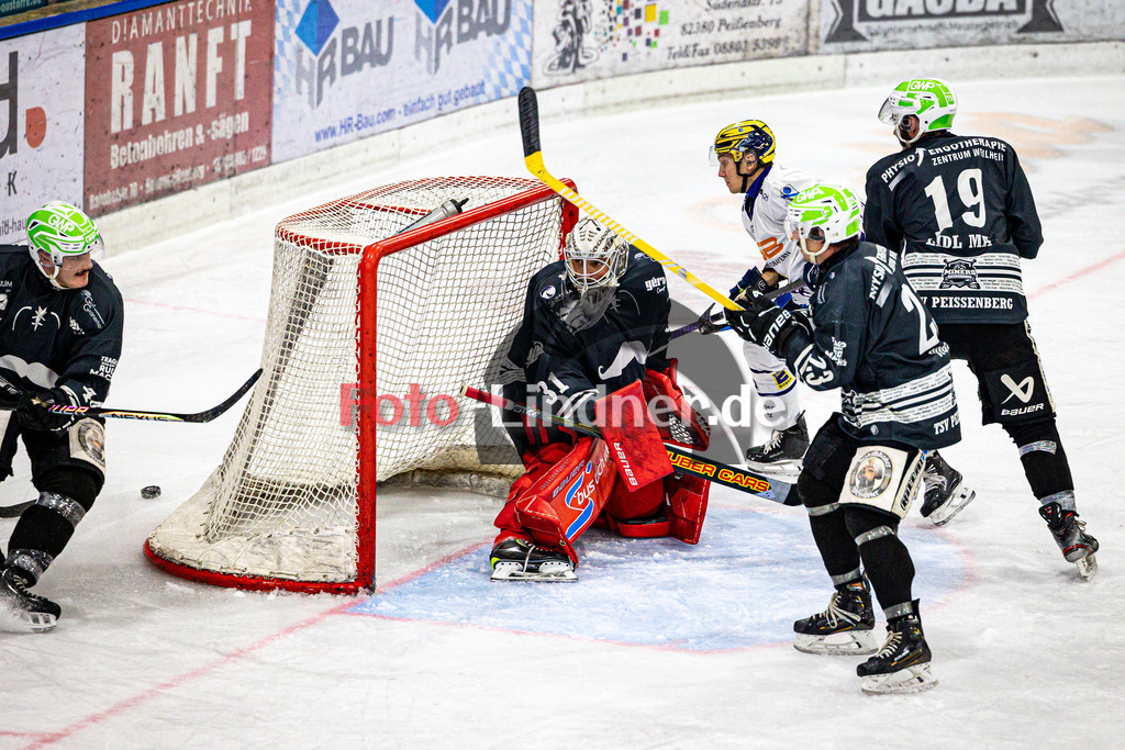 TSV Peißenberg MINERS gegen ESC Riverrats Geretsried | Eishockey Bayernliga Herren Vorrunde 2024/25, TSV Peißenberg MINERS gegen ESC Riverrats Geretsried, 20241122,Korbinian SERTL (MINERS Goali 31) im Tor,2024-11-22 in Peißenberg (Eisstadion Peißenberg)Korbinian SERTL (MINERS Goali 31)Copyright: WolfgangxLindner