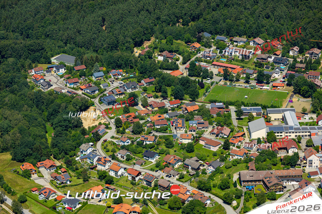 Das Luftbild der Stadt Thurmansbang wurde 2022 vom Flugzeug heraus erstellt (keine Drohnen-Aufnahmen) Aufnahmehöhe ca.450 Meter- hohe Bildauflösung und Druck-Qualität. Garantiert!