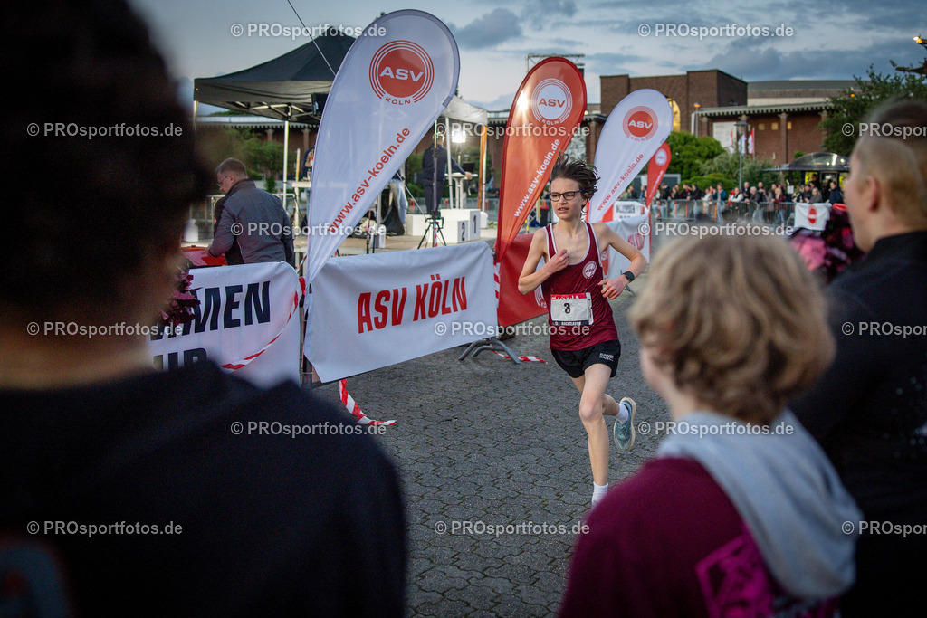 22. ASV Nachtlauf; Koeln, 28.05.25 | Impressionen vom 22. ASV Nachtlauf am 28.05.25 am Tanzbrunnen in Koeln. Foto: BEAUTIFUL SPORTS/Axel Kohring