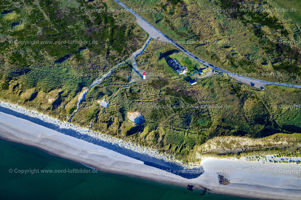 Sylt_List_Ellenbogen_Leuchtturm_List_West_ELS_7201130825 | LIST 13.06.2025 Leuchtturm "List-West" als historisches Seefahrtzeichen im Küstenbereich in List auf der Insel Sylt im Bundesland Schleswig-Holstein, Deutschland. // Lighthouse as a historic seafaring character in the coastal area " List-West " in List at the island Sylt in the state Schleswig-Holstein, Germany. Foto: Martin Elsen
