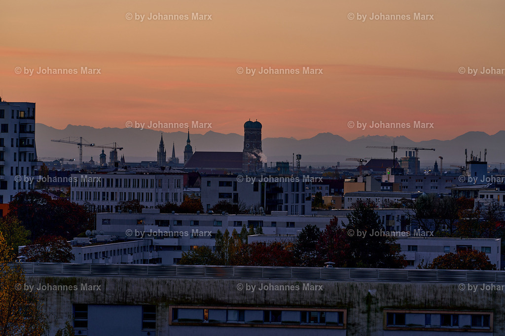 299-221030_31-Architektur München und Olympiapark-by_Johannes Marx | Professionelle Landschaftsfotografie, Inneneinrichtung, Kunst für Ihre Wohnung, Kanzlei, Praxis oder als Geschenk. Aussuchen und einfach liefern lassen. Raumgestaltungsberatung auf Anfrage. - Realisiert mit Pictrs.com