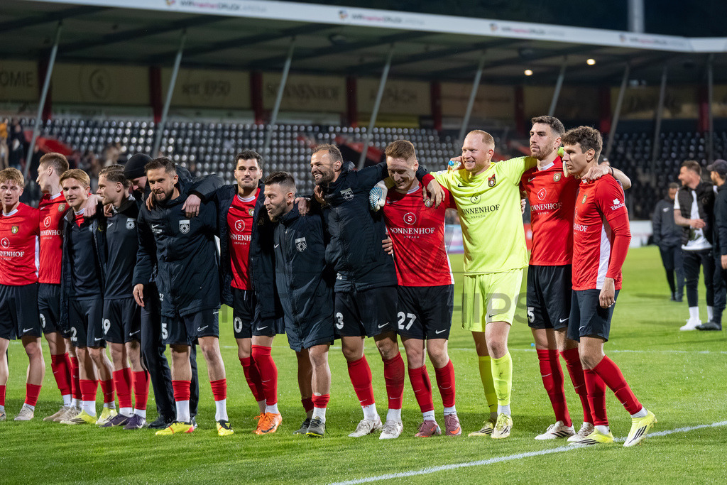 SG Sonnenhof Großaspach vs. SGV Freiberg, Fussball, Regionalliga Suedwest, 30. Spieltag, 22.04.2026 | SG Sonnenhof bedankt sich bei den Fans,SG Sonnenhof Großaspach vs. SGV Freiberg, Fussball, Regionalliga Suedwest, 30. Spieltag, 22.04.2026