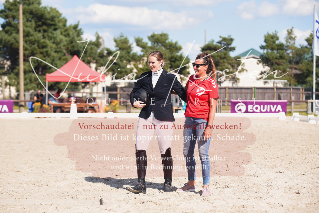 DSC_9852 | Pferde- und Turnierfotografie in Westsachsen. Pferdeportraits, Auftragszeichnungen und intuitive Kunst.