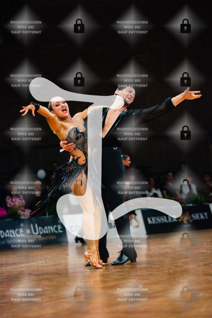 GOC 2025 - WDSF GrandSlam Latin 1st (73) Charles-Guillaume Schmitt _ Elena Salikhova (France)-2025-08-23-4373 | Webshop for digital downloads and prints of dance sport, event & show photographer Julian Link - Realisiert mit Pictrs.com